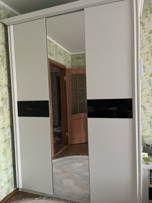 Продам спальный гарнитур