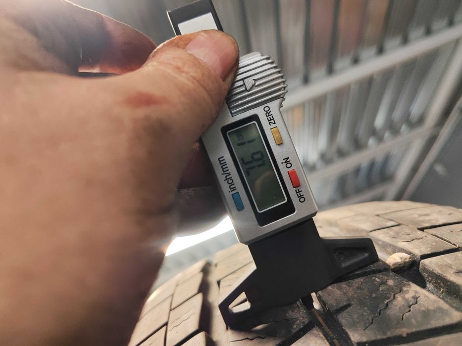 2бр.зимни гуми 205/65/16C Falken