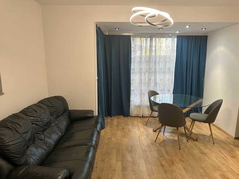 Дава се под наем Четиристаен апартамент в София, Витоша - 120 кв.м за 1100 € - Снимка #4