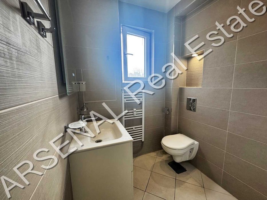 ПРОДАВА СЕ многостаен апартамент, кв. Изток