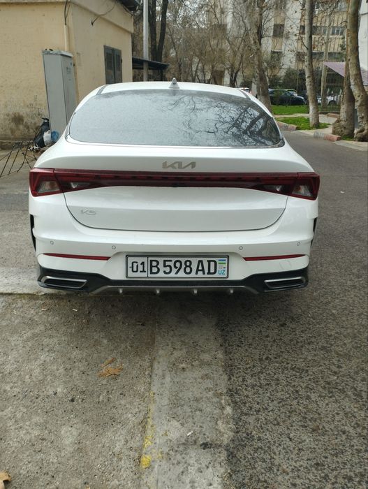 Kia K5 Prestige sotiladi.