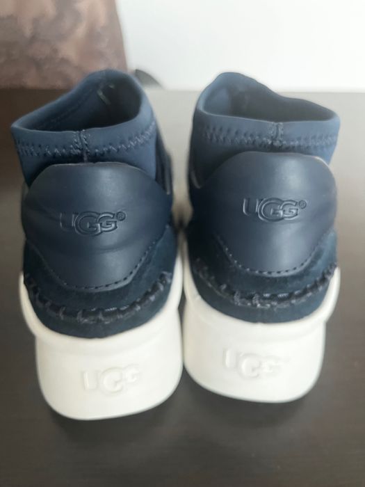 UGG slip on, neutra navy