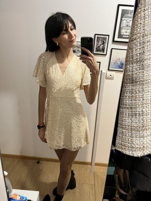 Нежна рокля с пайети ZARA XS