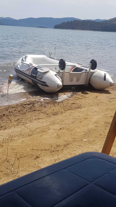Продавам лодка Зандер BM300
