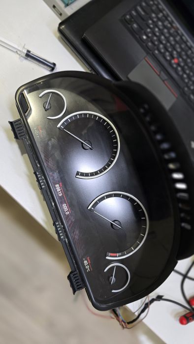 Панель приборов (щиток) на BMW F10, F01, F02, F06, F12, F13 в км
