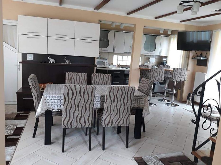 Vând proprietate/ case