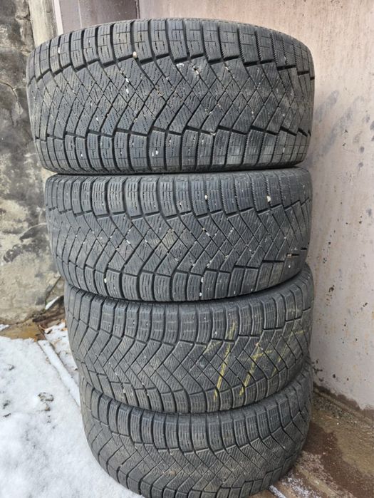 Pirelli Ice Zero 235/45 R18 98H