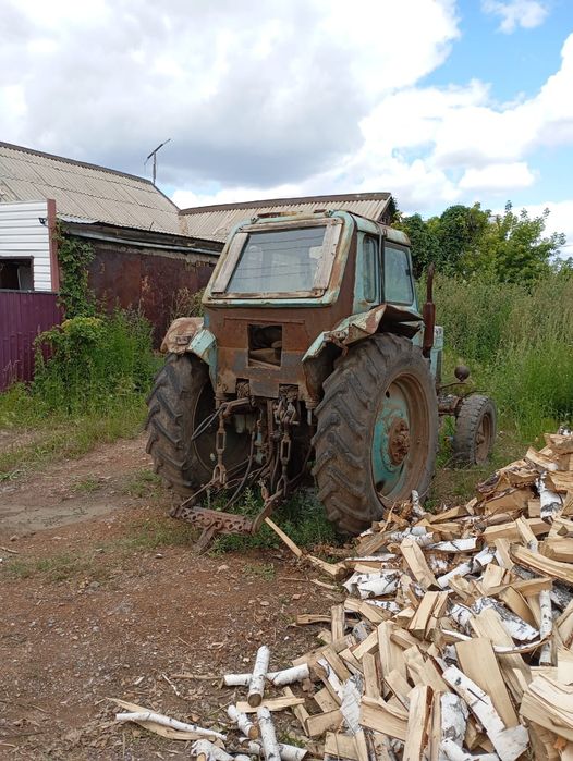Трактор МТЗ 80  .