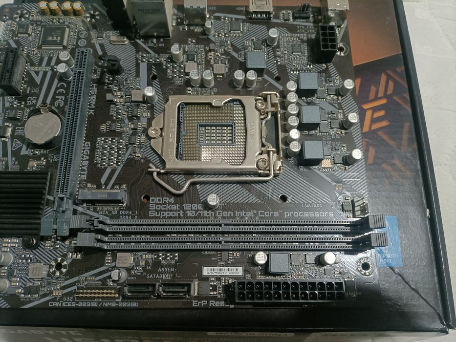 Vând placă de bază gigabyte  H510 M K socket 1200