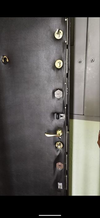 Вскрытие замков авто и квартир домов