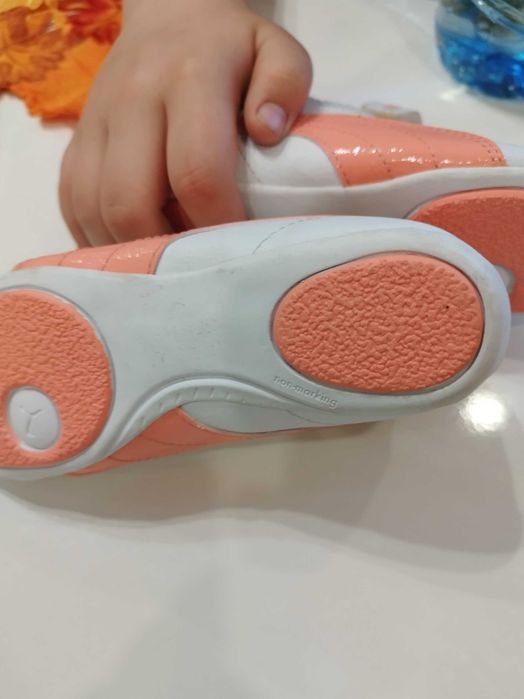 оригинални маратонки за момичета 27 номер пума нови puma