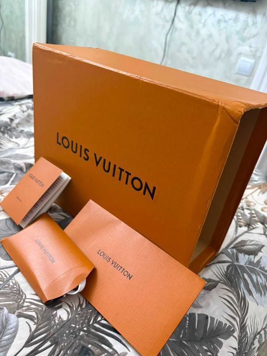 Aididasi  LOUIS VITTON piele naturala