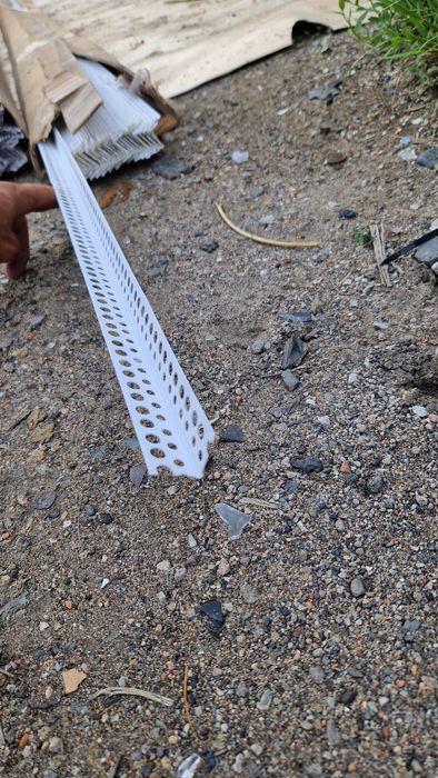 Перфорированый уголок