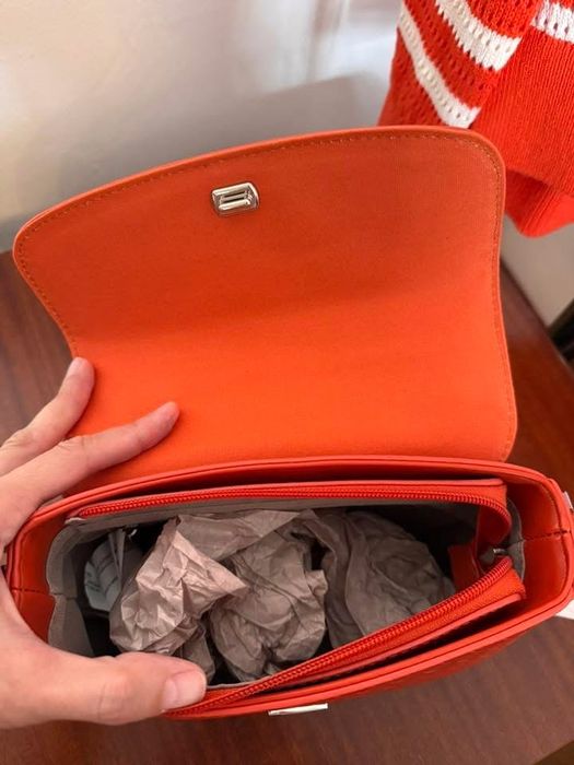 Чисто нова оранжева чанта David Jones