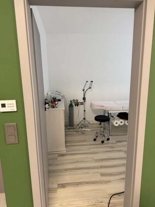 Inchiriez Camera salon