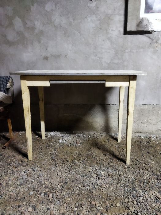 Кухонная мебель столик