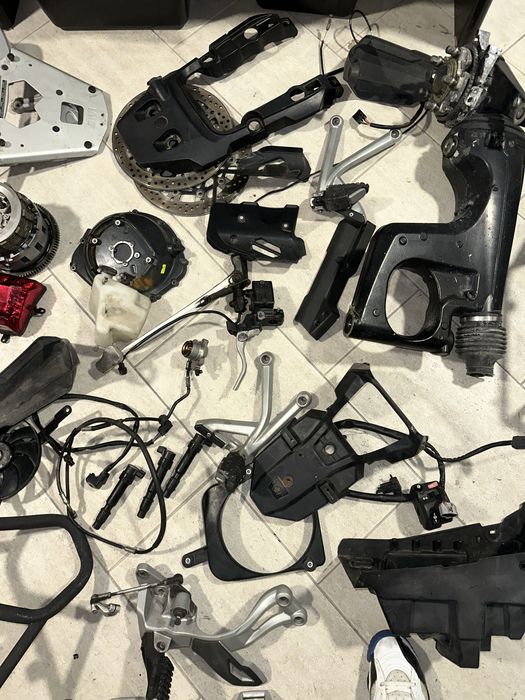 Triumph Explorer 1200 (2012) на части