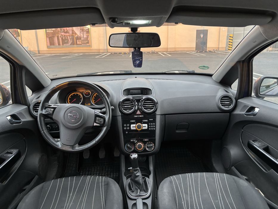 Opel corsa 1.2 benzina