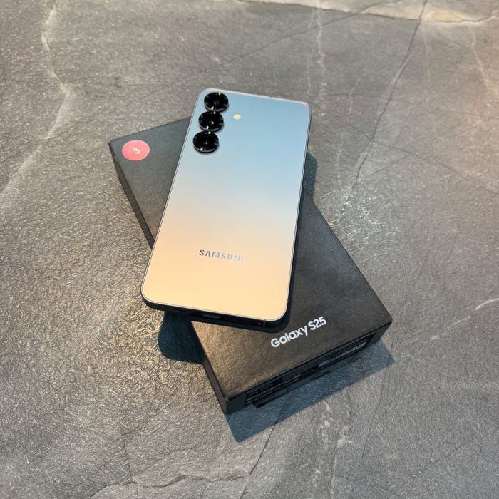 Samsung s25 8/128Gb