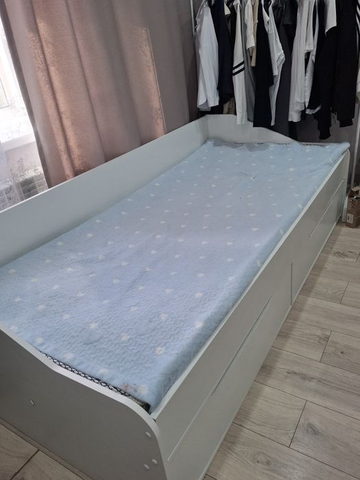 кровать. продам .