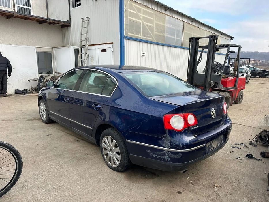 Dezmembrari VW Passat B6 1.6 Benzina / Cod Motor BLF