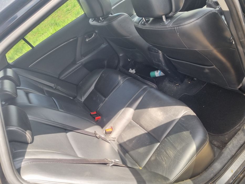 Dezmembrez Toyota Avensis T27 2.2 150 cp 2009-2015