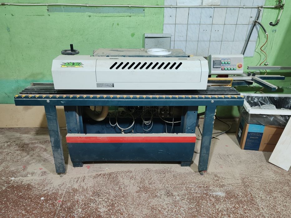 Кромкооблицовочный станок