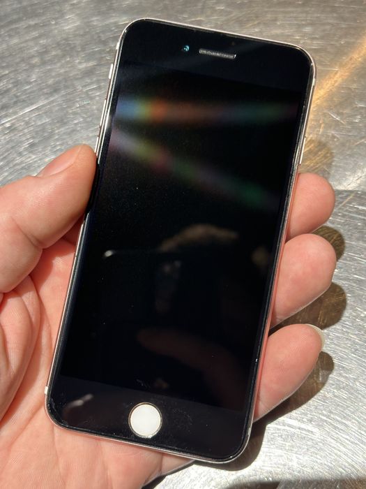 Продам iPhone 7 32g/100%