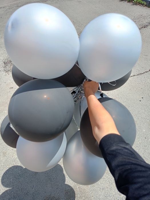 Продам шарики черно белые