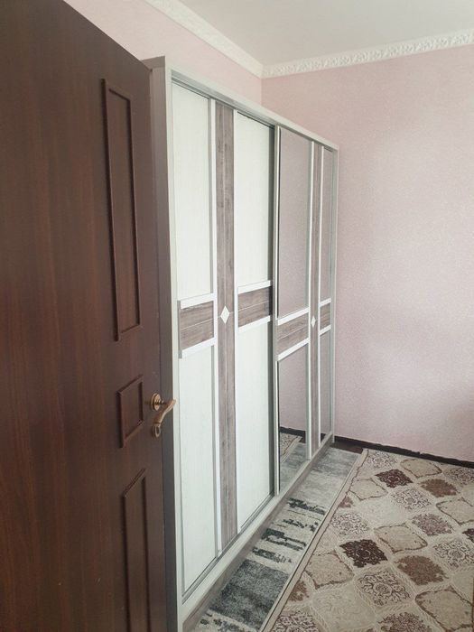 Варк1 2 сутих катеж сотилади барча кулайликлари Билан 3хона +кухня