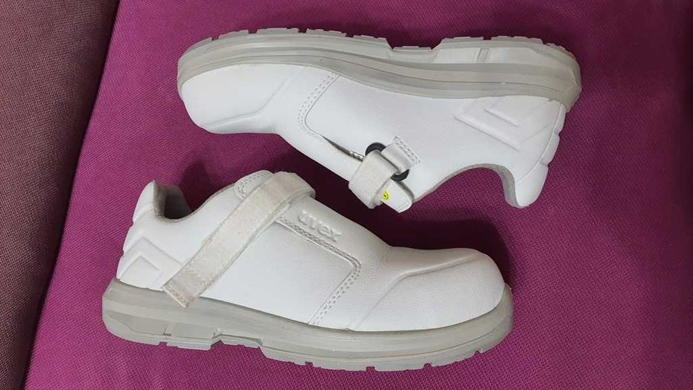 Saboti hidrofugi UVEX Sport S2 Low Shoe ESD marimea 39