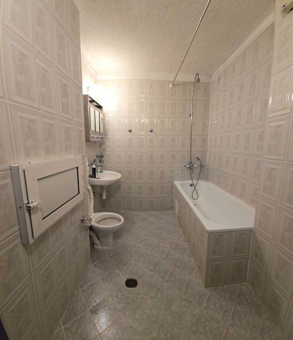 Дава се под наем Тристаен апартамент в София, Хладилника - 135 кв.м за 392000 € - Снимка #5