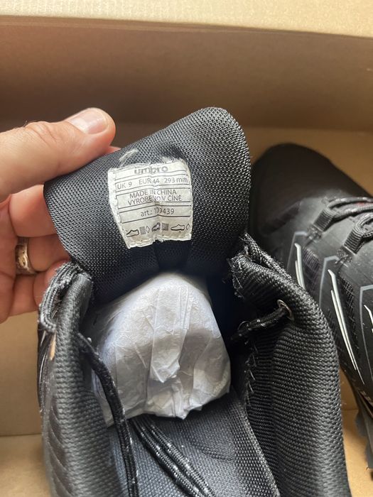 Pantofi trail running Umbro, mărime 44, stare bună