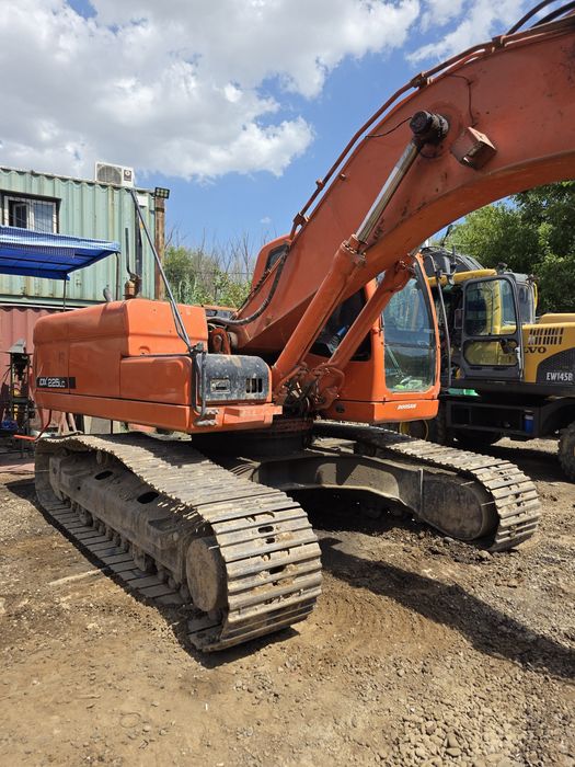 Doosan DX225lca gusenichniy ekskavator ideal !!!