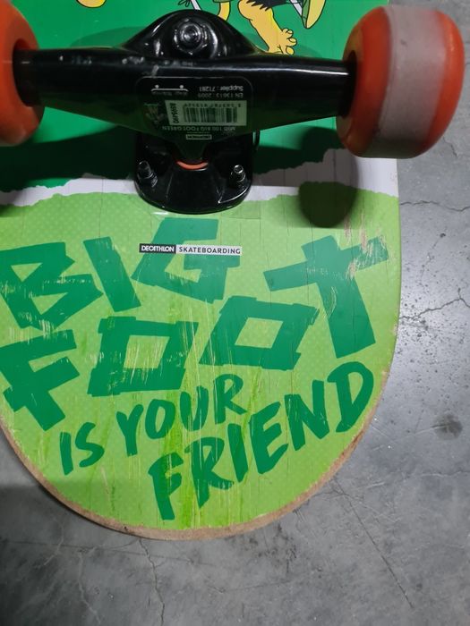 Vând skateboard  MID 100