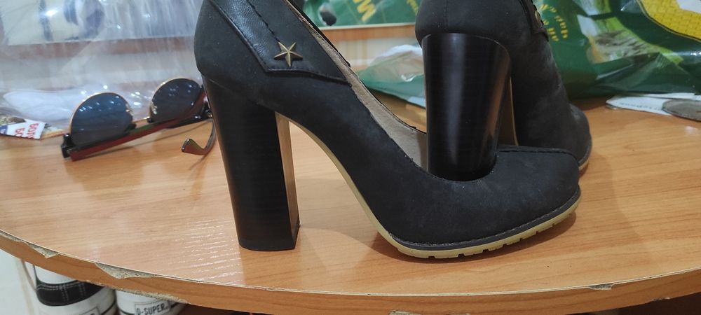Продам женскую обувь