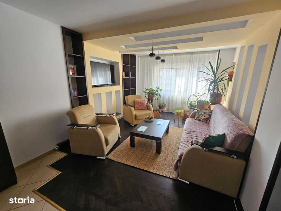 Apartament cu 3 camere de închiriat în Curtea de Argeș.