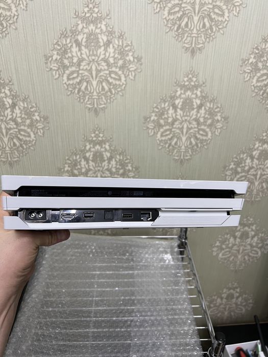 Ps 4 pro  1 tb  1 orginal jostik   Proshifkas 11.00