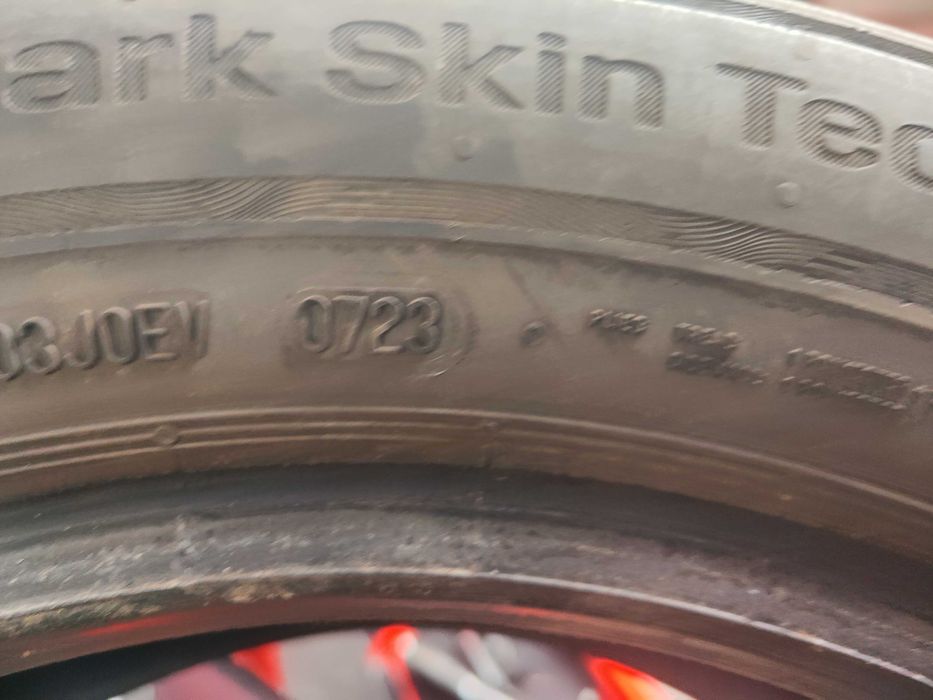 2бр.летни гуми 205/60/16 Uniroyal