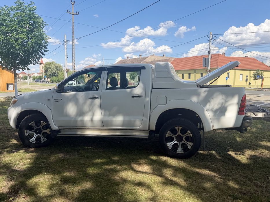 toyota hilux 2.5 diesel