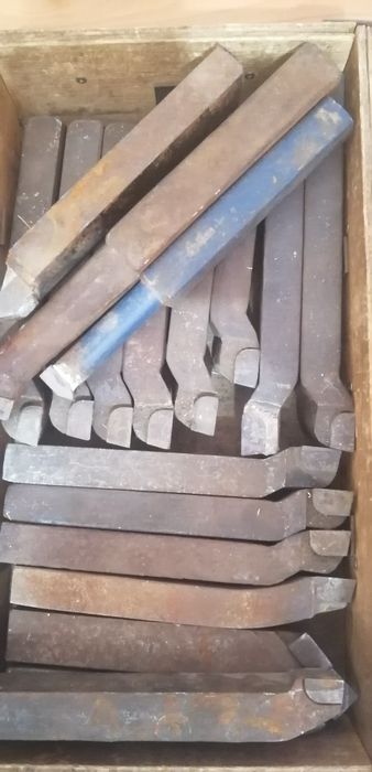 Продам токарный инструмент