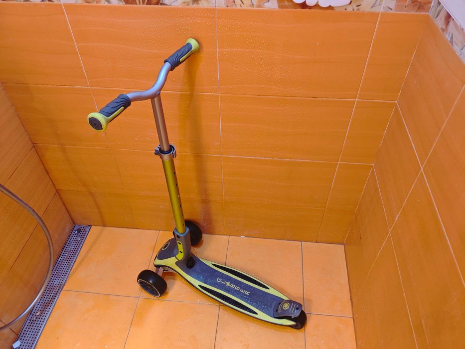 Тротинетка Globber Ultimum