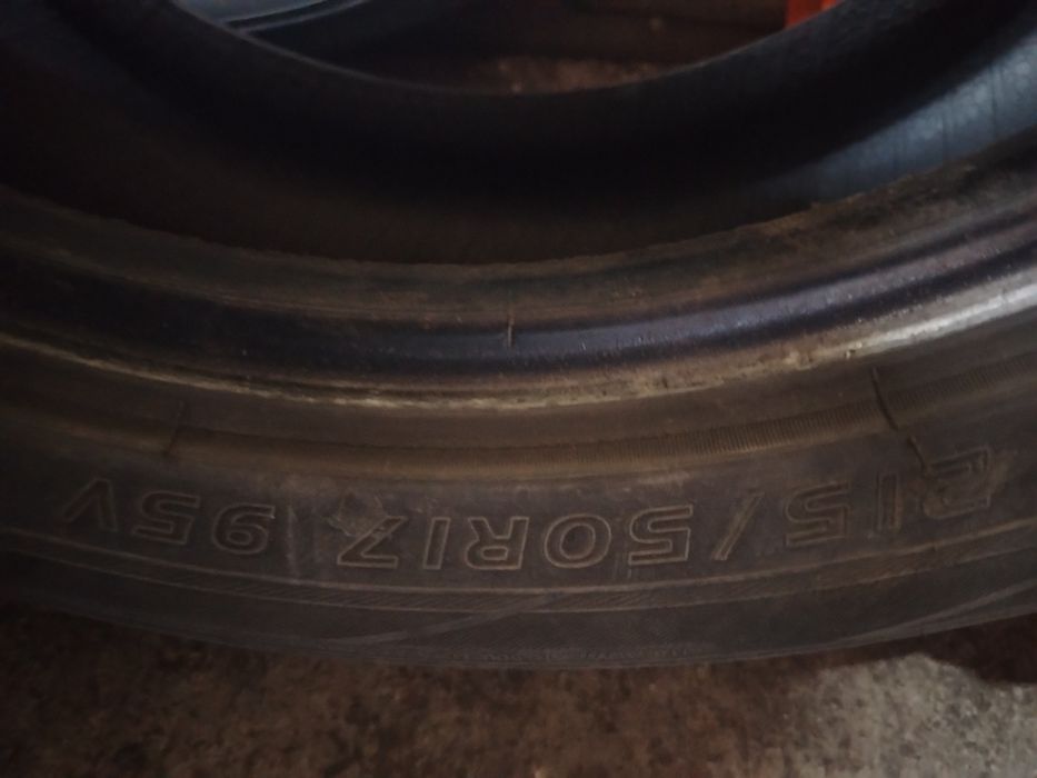 Продам бу резину на 17/215/50