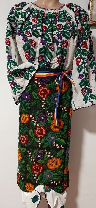 Costum popular Ie fota