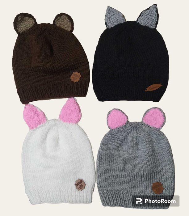 Безшевно ръчно плетена детска шапка с ушички 5€/бр или 2бр./9 €