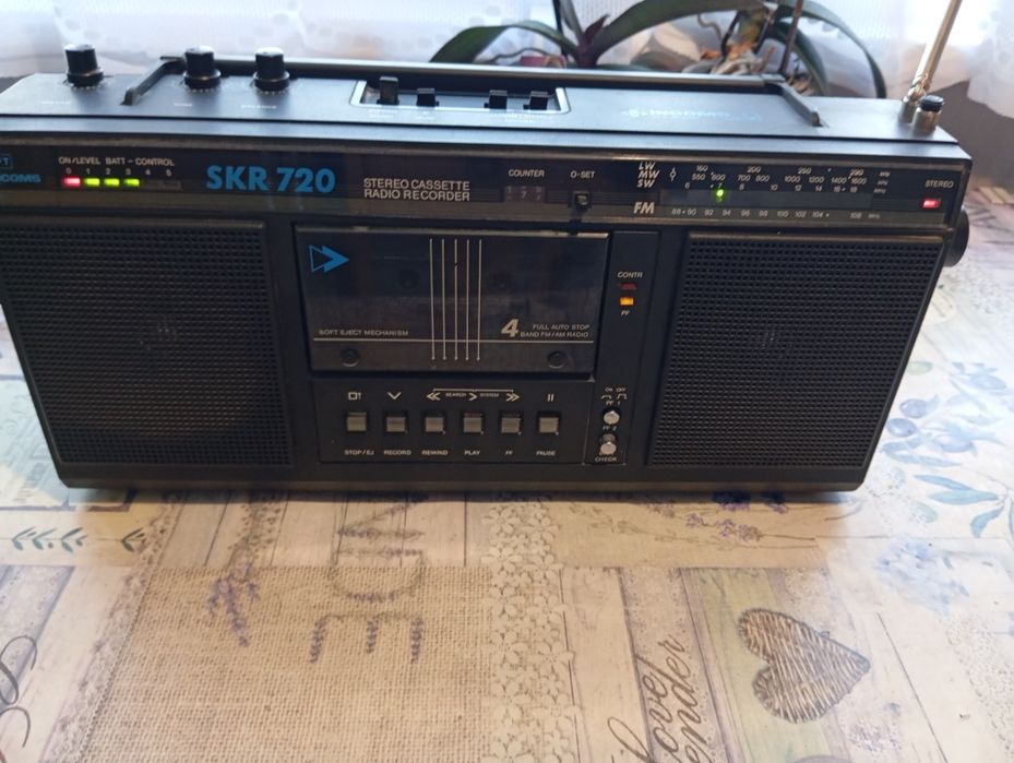 Ретро касетофон RFT Incoms SKR 720