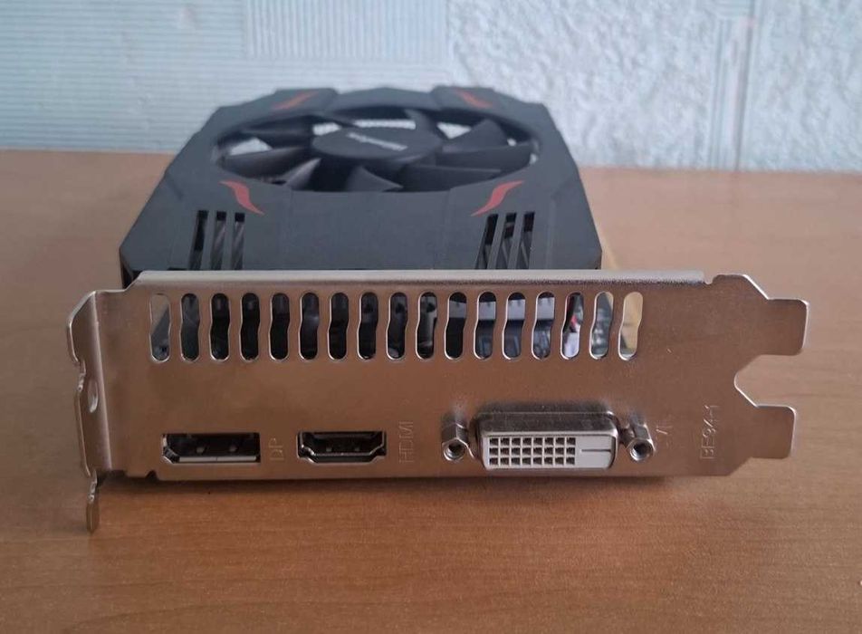 Продам видеокарту AMD Radeon RX 550 4GB