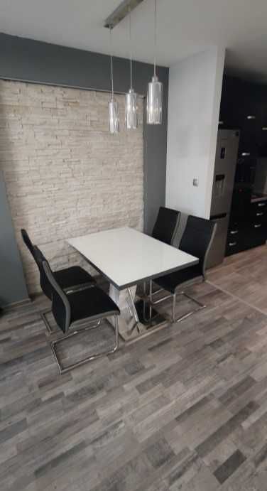 Дава се под наем Тристаен апартамент в София, Изток - 130 кв.м за 767 € - Снимка #1