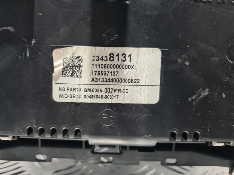 Ceas bord benzina Opel Insignia A facelift 1.8 T