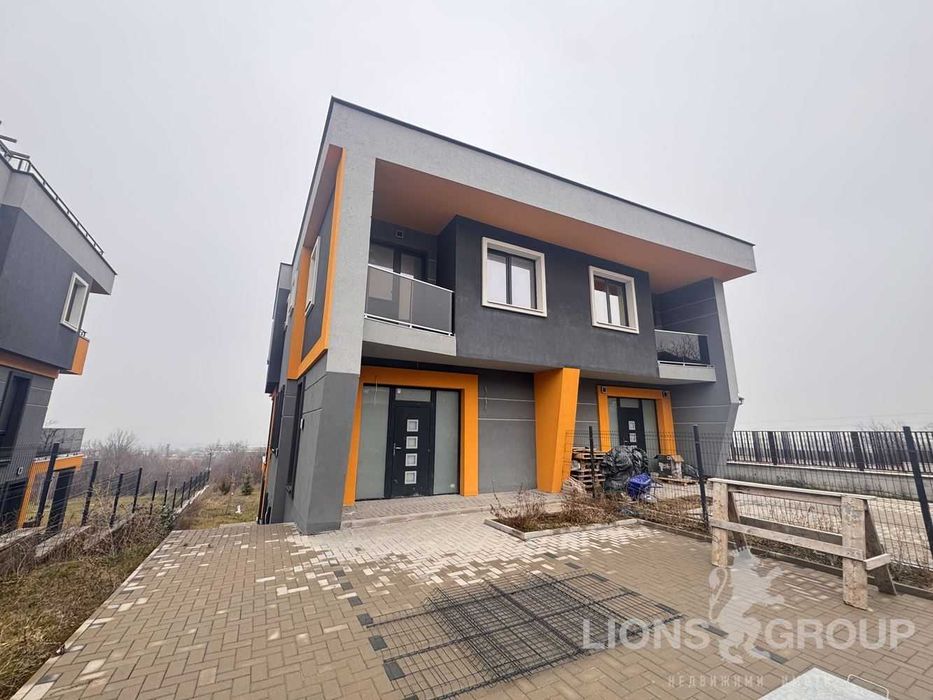 Продава се Къща в с. Лозен, Област София-град - 265 кв.м за 1001 €/кв.м - Снимка #2